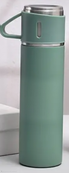 Oplev ro og hygge med denne termoflaske med 3 termokopper