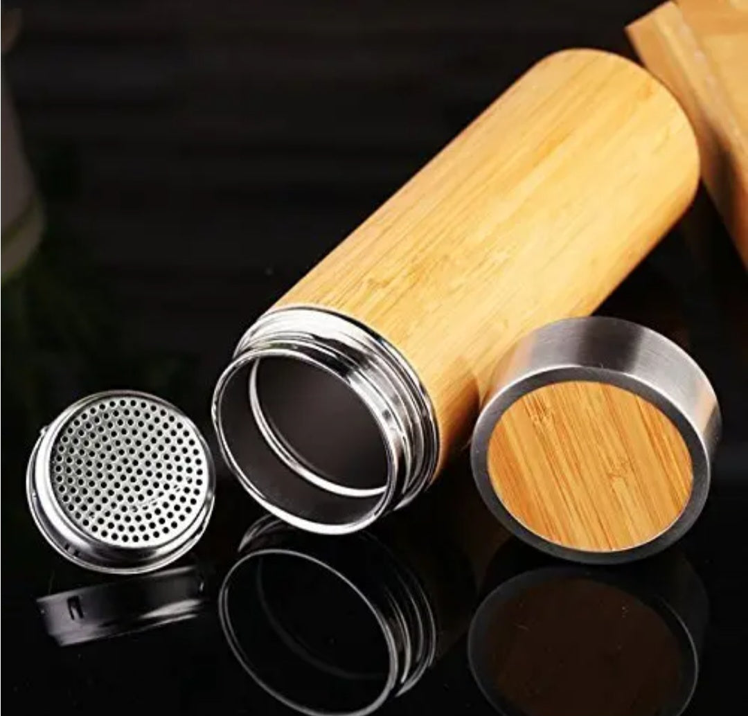 50% RABAT - Lækker termokrus af naturbambus & rustfri stål med tætsluttende låg og filterindsats - skadet emballage